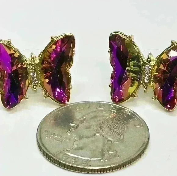 NWOT Elegant Butterfly Earrings - Picture 2 of 3